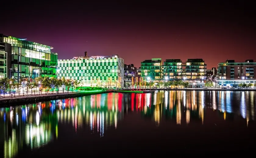 “ GRAND CANAL DOCK LUXURY “ SPECIAL OFFER'' - Image 1
