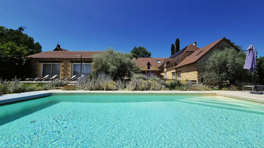 Villa i Sarlat med swimmingpool - 8 personer - 4 soveværelser - stille og afslappende - Image 1