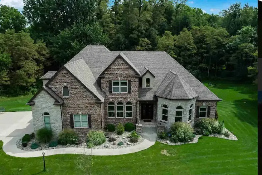 NEW!! Luxury throughout. Sleeps 12. Just 5 miles to ND. Theater. Bar. Hot Tub. - Image 1