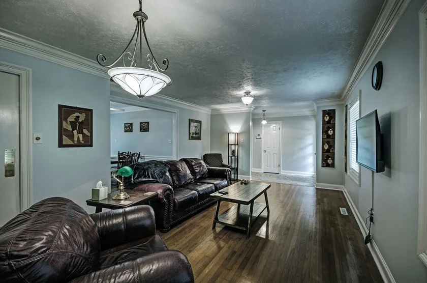 *King* Bed House in the Heart of Jackson - Image 1