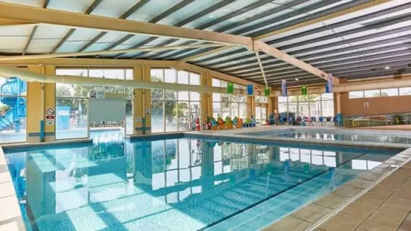 Static Caravan Sleeps 8 with Indoor Pool - Image 1