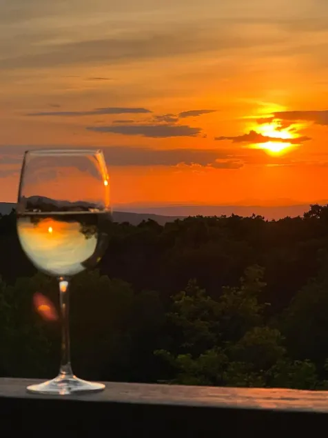 Wintergreen. Panoramic Sunsets, Mountain Views, Pool, 2 King Suites, 99 midweek - Image 1