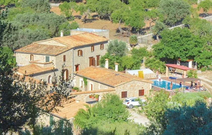 Stunning home in Estellencs - Image 1