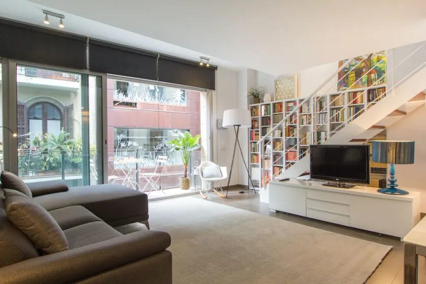 Cozy quite penthouse next to paseo de gracia - Image 1