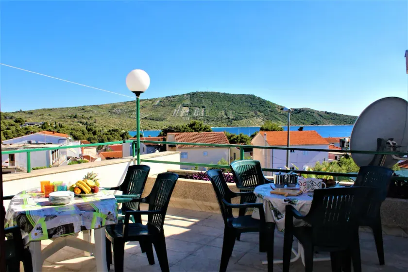 Appartement de deux chambres avec la terrasse et la vue sur le mer Primosten (A-15499-a) - Image 1