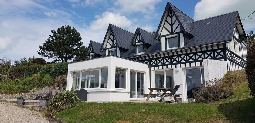 NORMAN COTTAGE FOR 4 PEOPLE, FACING THE BEACH - Image 1