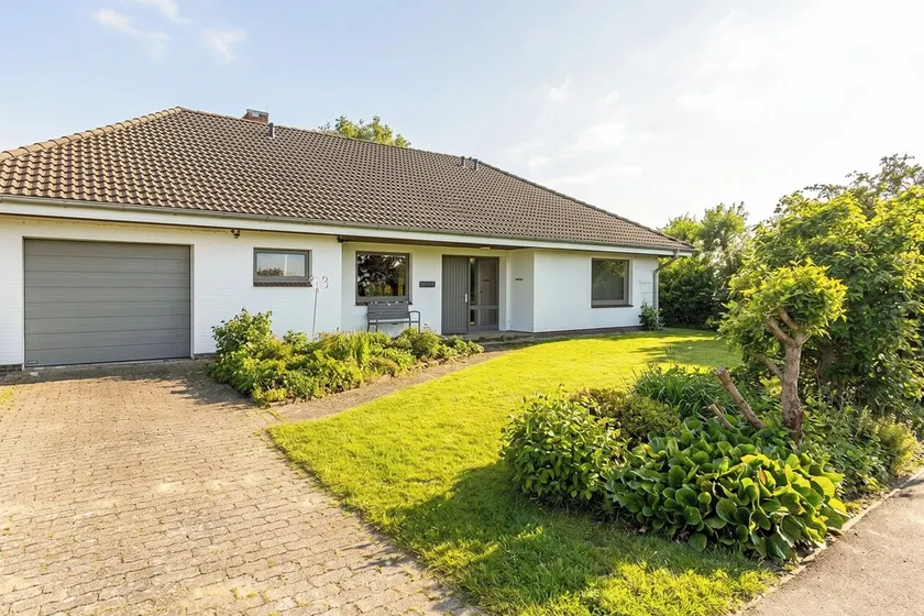 \"Haus am Deich\" Vacation Home in Reußenköge for up to 6 people - Image 1