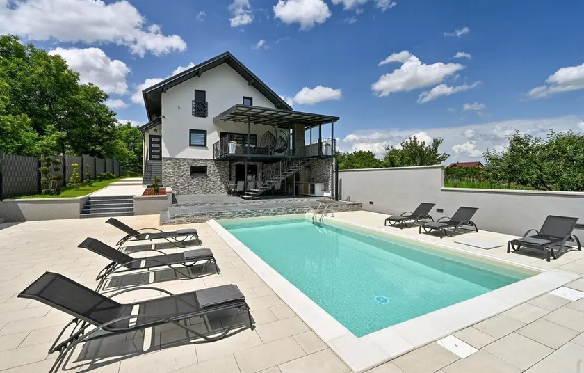 Gorgeous Home In Vinogradi Ludbreski - Image 1