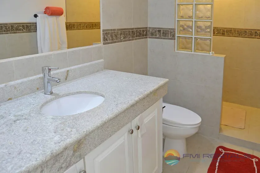 Corona del Sol 1604 2 chambres 3 salles de bain par FMI Rentals - Image 1