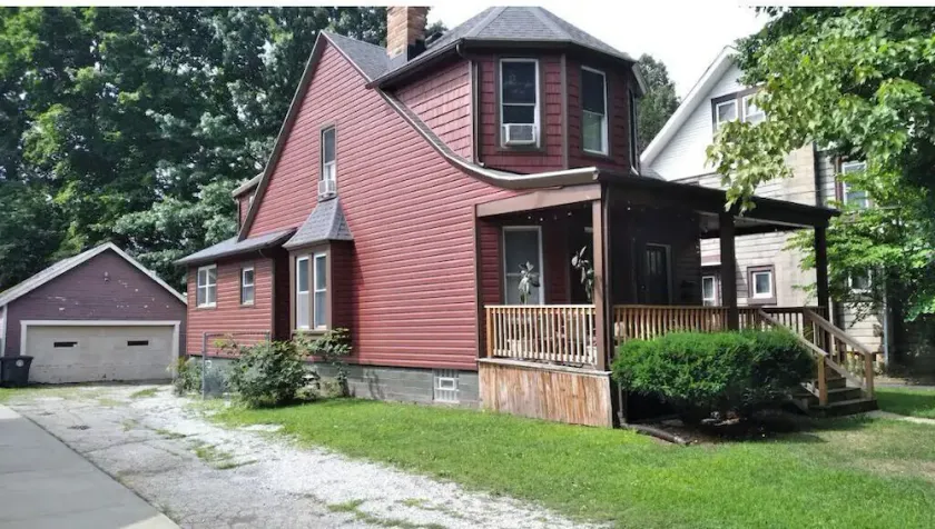 Cozy 2 bedroom in Highland Square, pets welcome! - Image 1