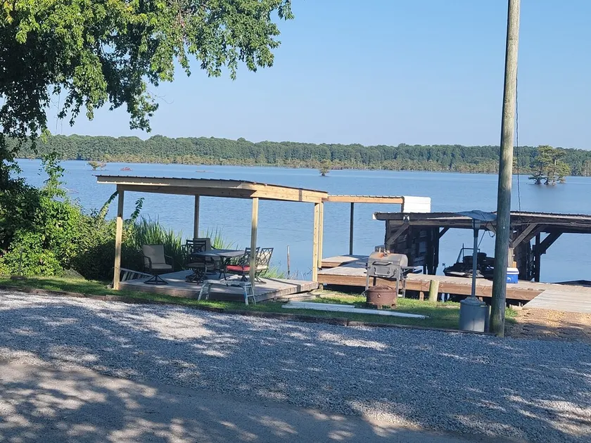 Dave shallow lake lodge at reelfoot lake 2  story cabin 14 lakefront property - Image 1
