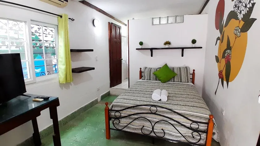 SCBI Room for 2! - Image 1