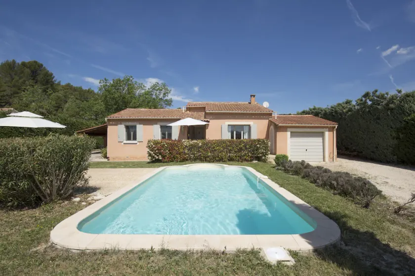 VILLA PROVENCALE 3* AVEC PISCINE AU CALME, VUE SUR ROUSSILLON - Image 1