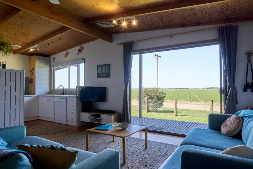 Far View - Pets, Linen, Wi-Fi, Netflix, Caravan, EV - Image 1