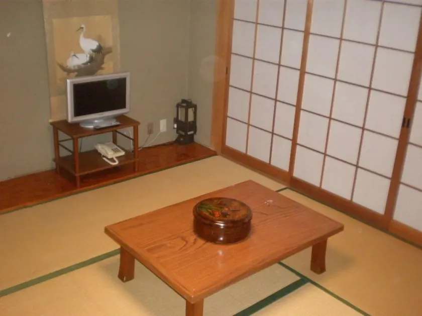 Business Hotel Marunouchi - Image 1
