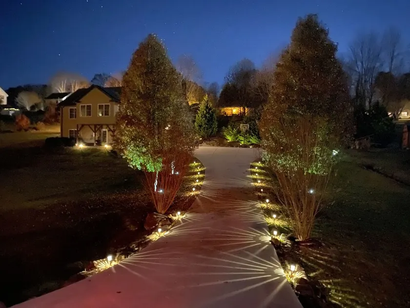 10 Min to Downtown AVL with HOT TUB, GAME ROOM, outdoor space, children friendly - Image 1