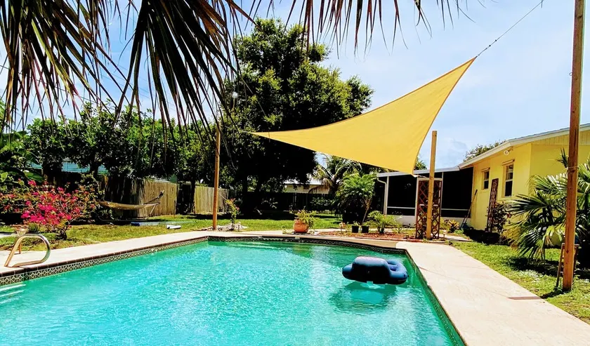 3 Bedroom 2 Bath House with pool - Close to the beach and downtown - Image 1
