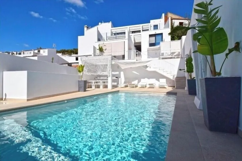 Luxury Designer Villa, Heated Pool, Panoramic Views Africa - Image 1