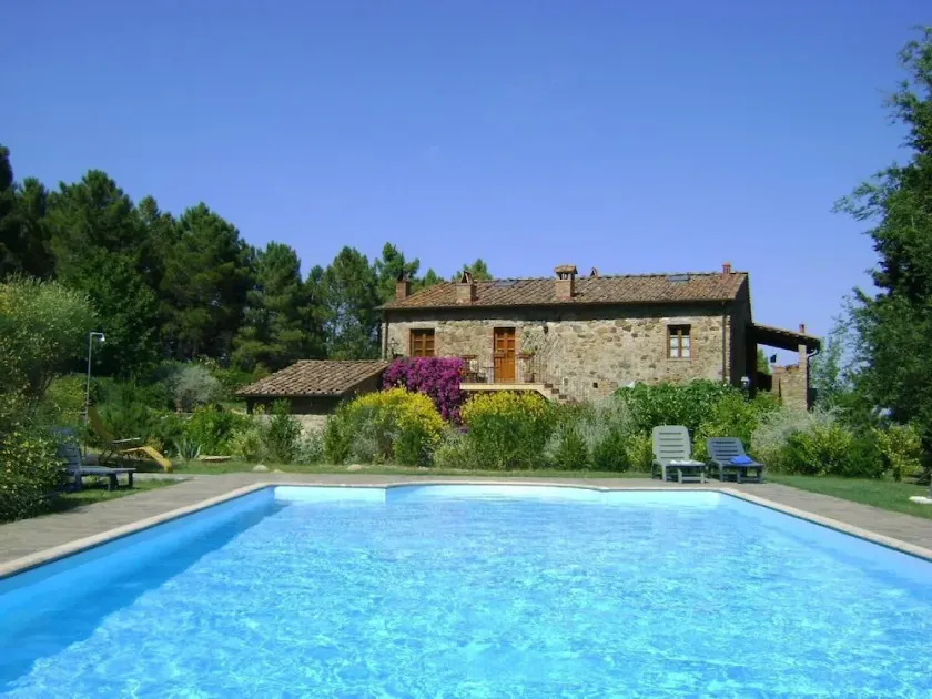 Emozioni di vita toscana con bellissimo panorama, parco, piscina, relax e sport - Image 1