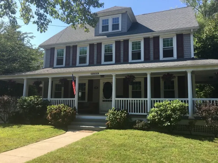 Récemment rénové belle maison de 6 chambres dans la jetée de Narragansett - Image 1
