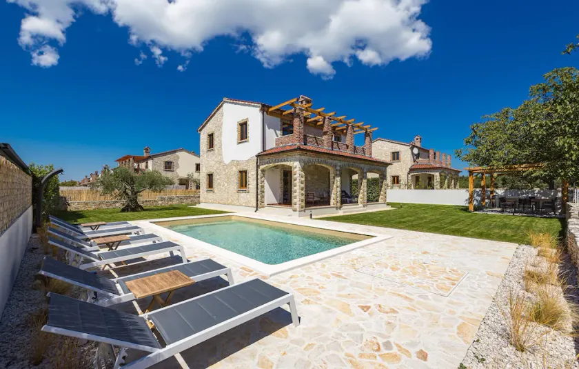Nice home in Cabrunici - Image 1