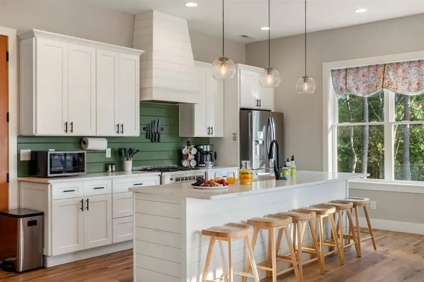 The Bird's Nest | Mtn Views | Close to Downtown! - Image 1