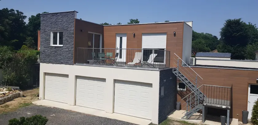 Logement avec grande terrasse - Image 1