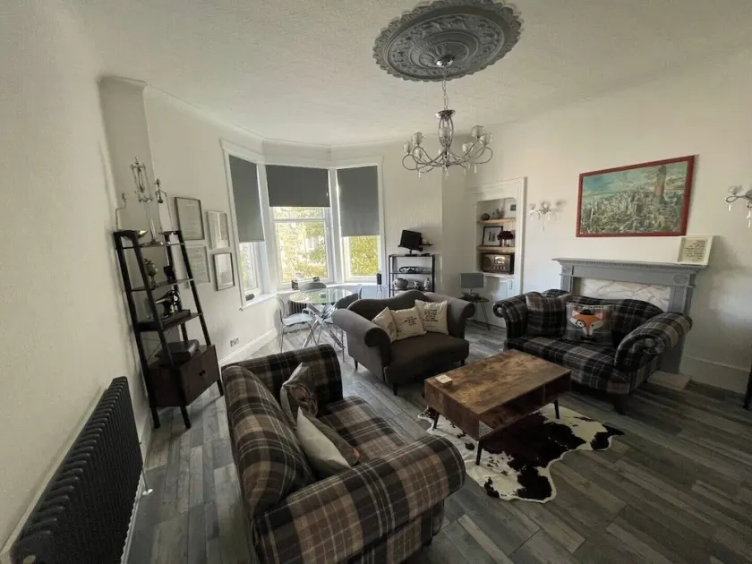 6 Guests - 3 Bedrooms - Sea View - Pet Friendly - Image 1