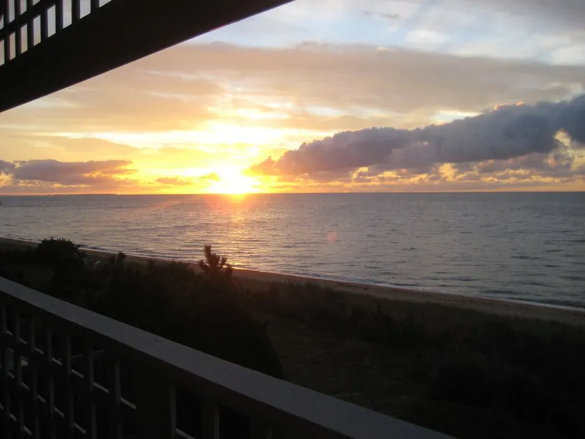 Idyllic Cape Cod beachfront home - Image 1