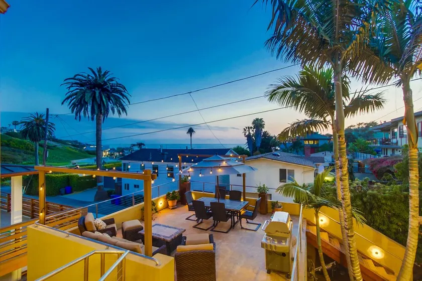 Experience coastal charm near Moonlight State Beach - Image 1