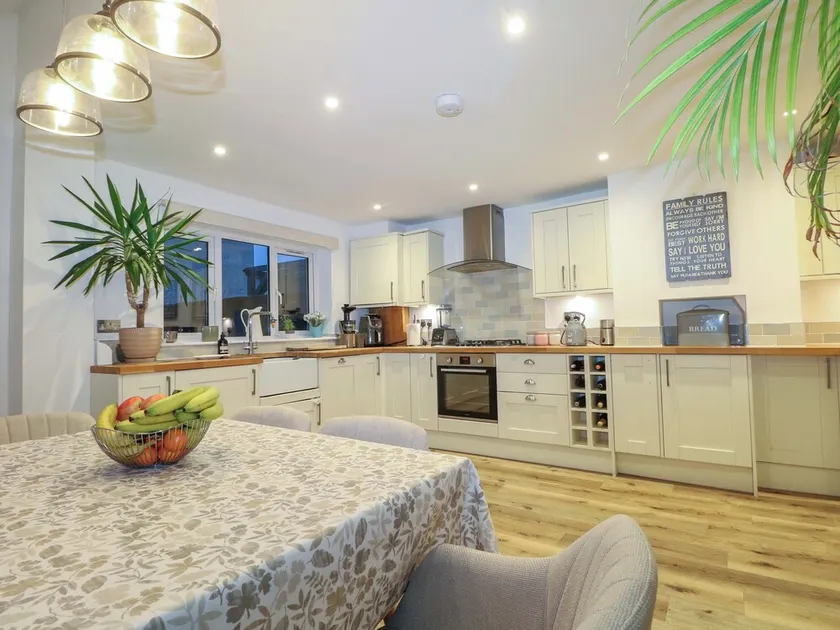 Gordon Avenue - Image 1