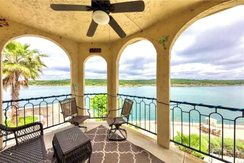 180 degree Lake View From Private Villa on the  Island on Lake Travis! - Image 1