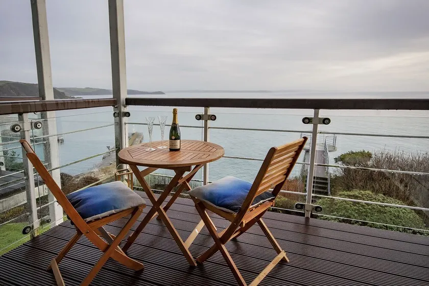 1st Floor Apartment With Outstanding Sea Views With Access To Look-Out Platform - Image 1