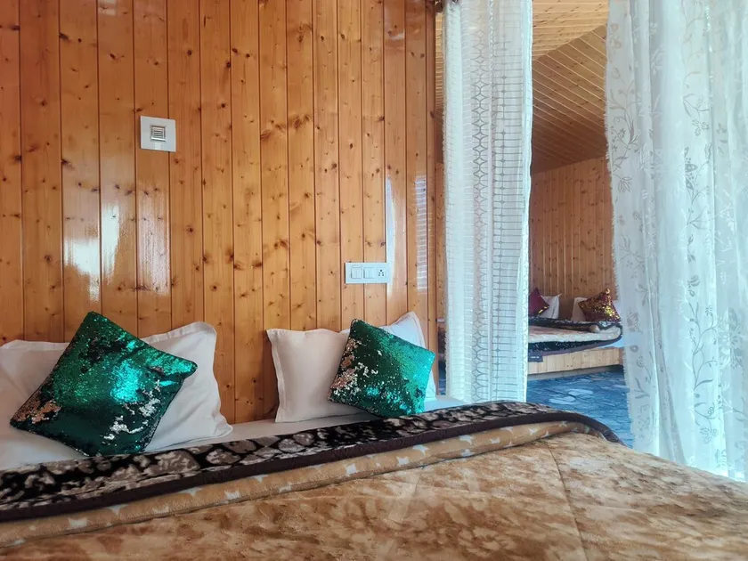 Hotel Pahalgam Villas - Image 1