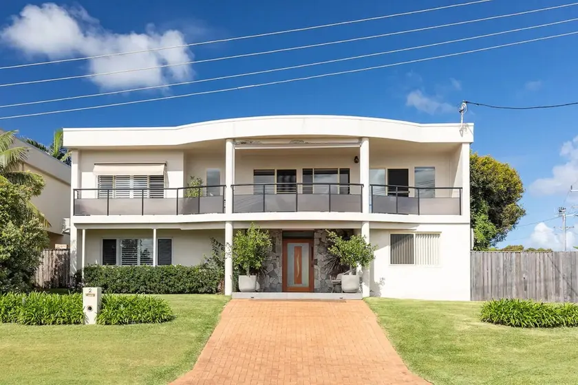 SALTY SEA Beach House - Image 1