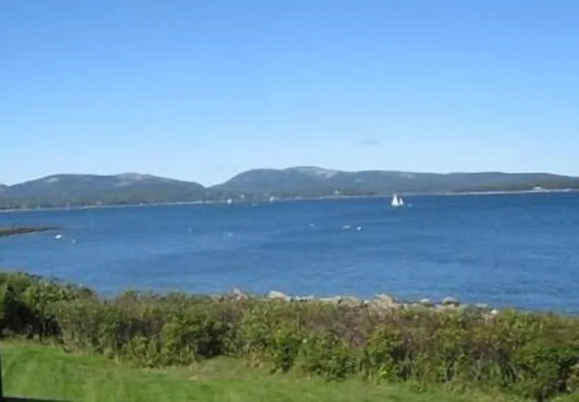 Charmerende, 2BR Oceanfront sommerhus med en fantastisk udsigt. Nyligt møbleret. - Image 1