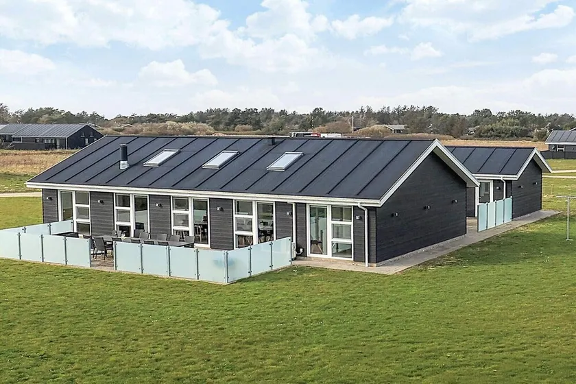 10 Personen Ferienhaus in Løkken - Image 1