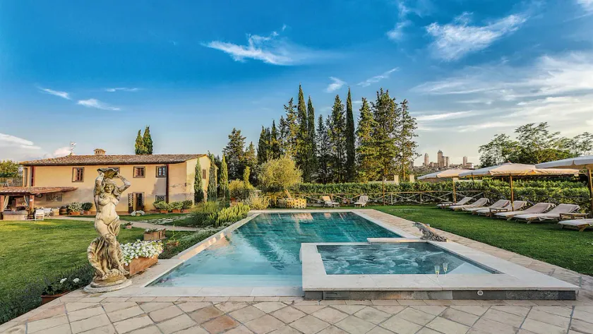 VILLA IRIS SAN GIMIGNANO LUXUS 6 ZIMMER EN SUITE, POOL, SPA, FITNESSBEREICH - Image 1