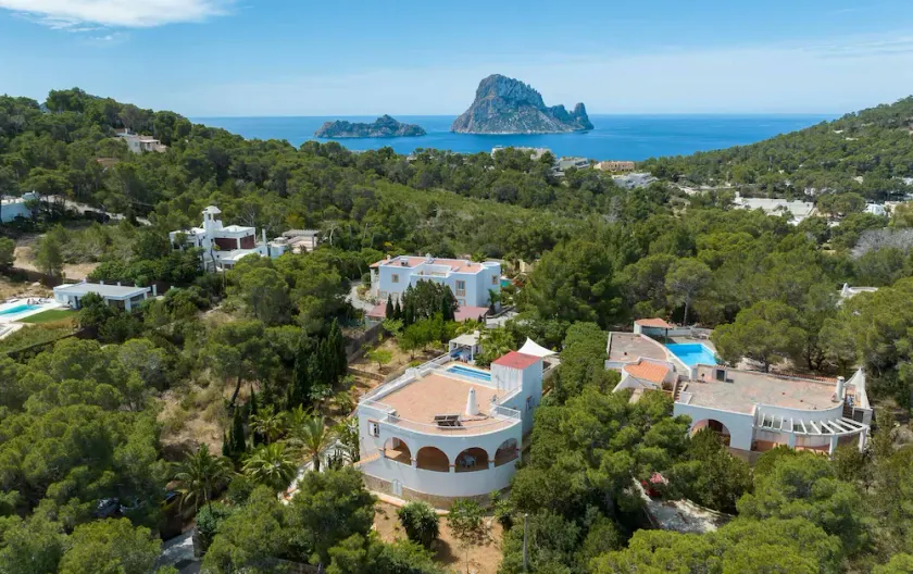 VILLA REINA - Image 1