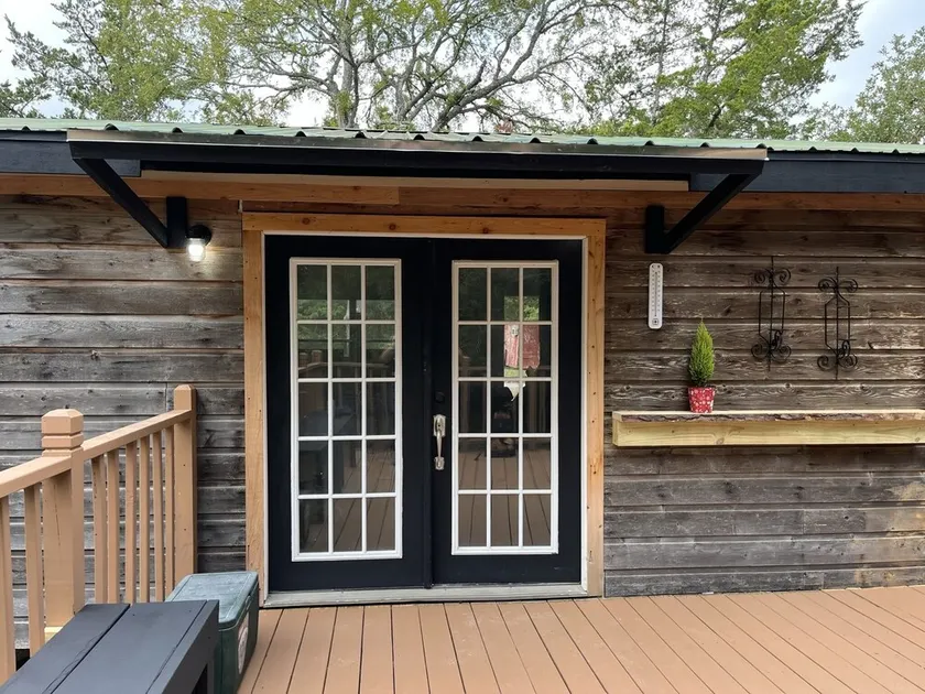 Cozy Cabin 5 minutes to Boat Ramp at Sommerville Lake. Pet friendly! - Image 1