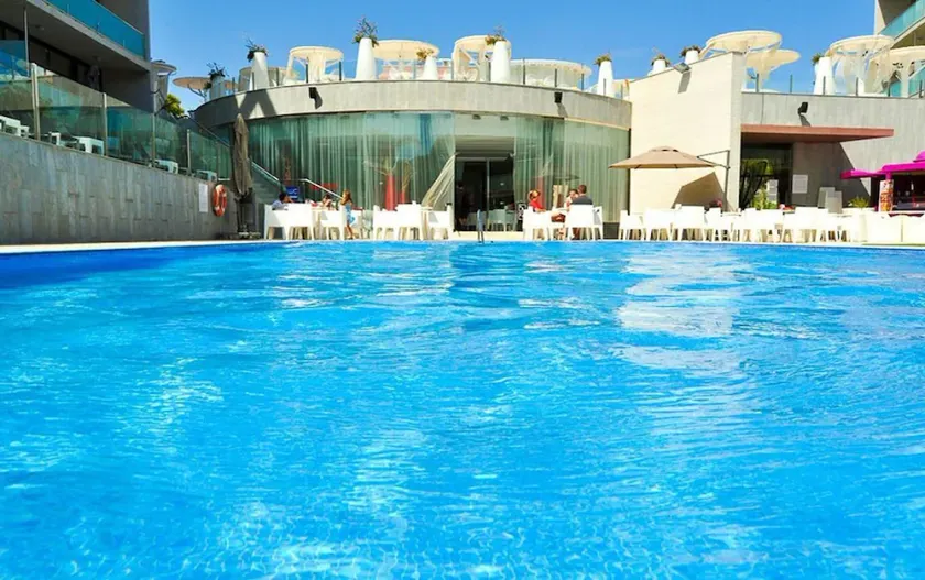 Apartment on Costa Dorada near the Beach - Image 1