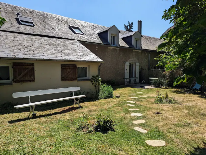 Charming Country House between Paris & Orléans with Private Garden and Modern Amenities - Image 1