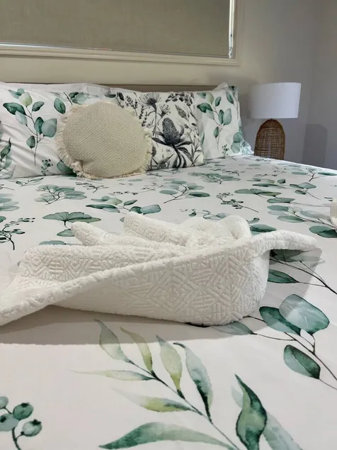 Lux in Bundy! - Wifi, A/C, Netflix/Disney+. You home away from home! - Image 1