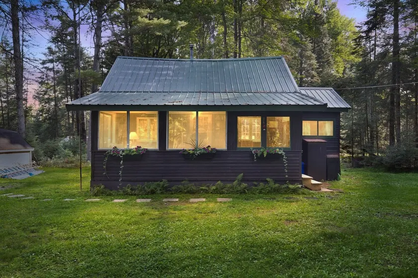 Rustic Willow Retreat - Outdoor Adventures 2 Bedroom Cabin by RedAwning - Image 1