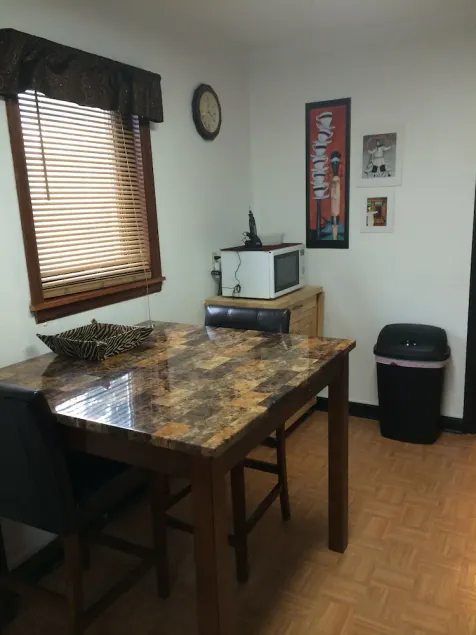 2 bedroom, 1 bath apartment . Walk to Mayo, trails, parks, shopping, restaurants - Image 1
