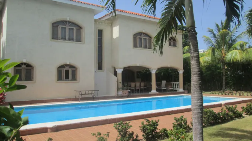 Affordable Caribbean beach villa - Image 1