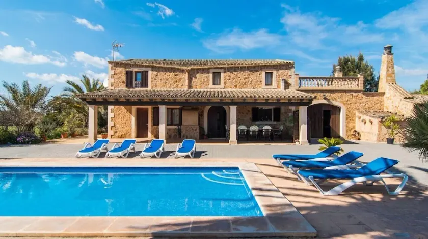 Villa with pool very close to Es Trenc Beach - Image 1