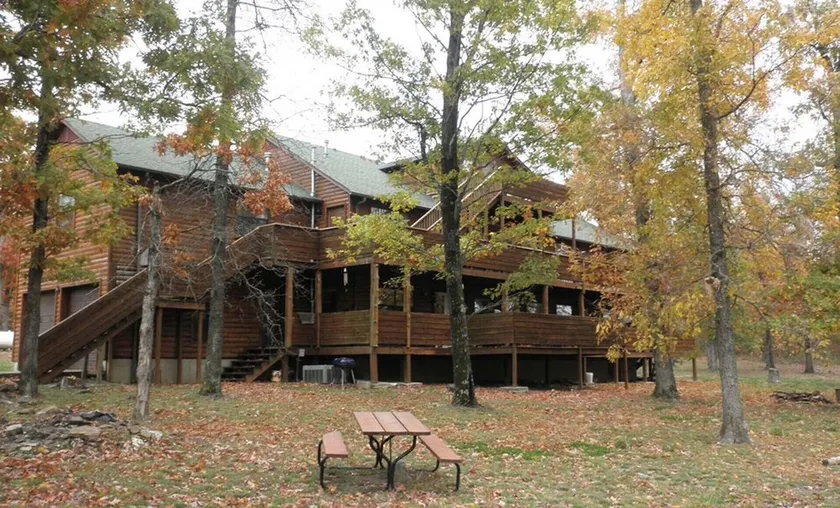 Enorma Log Cabin Perfekt för familjeåterföreningar & Kyrka / Corporate Retreats - Image 1