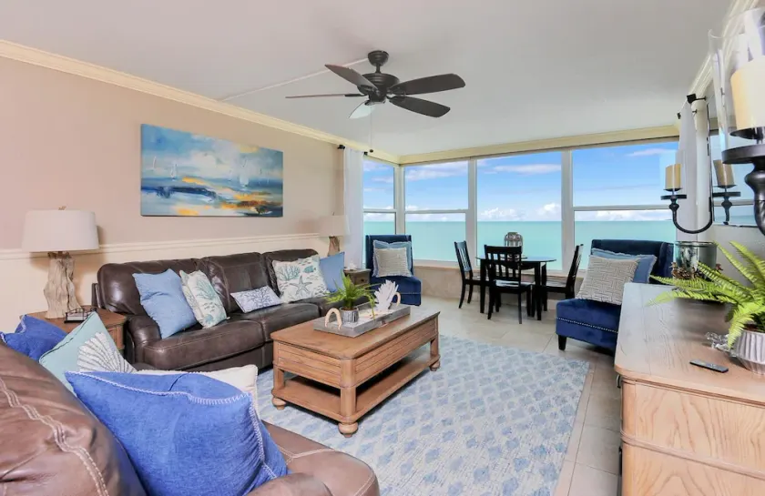 Gulf Front Executive level Condominum 2 Master Suites/ 2 full bathrooms - Image 1