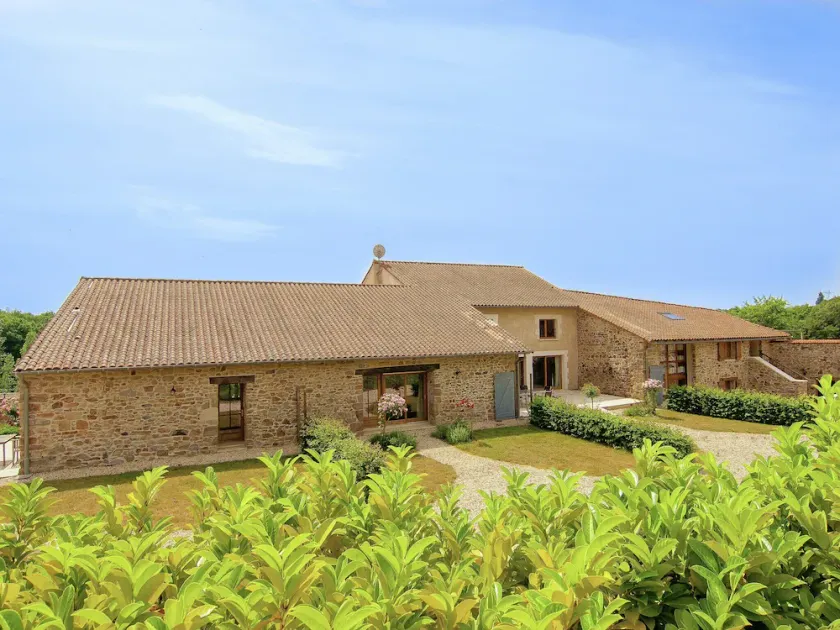 Ampia tenuta a Roussines - Image 1